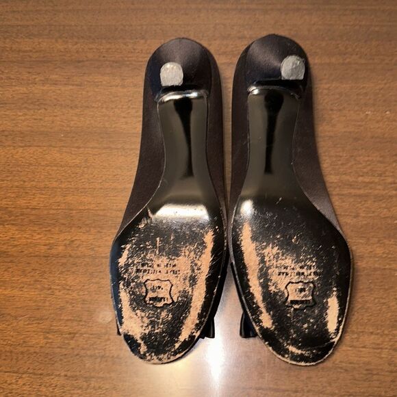 Stuart Weitzman Black Gigi Ritz Peep Toe Heels, Size 8 - Picture 9 of 12